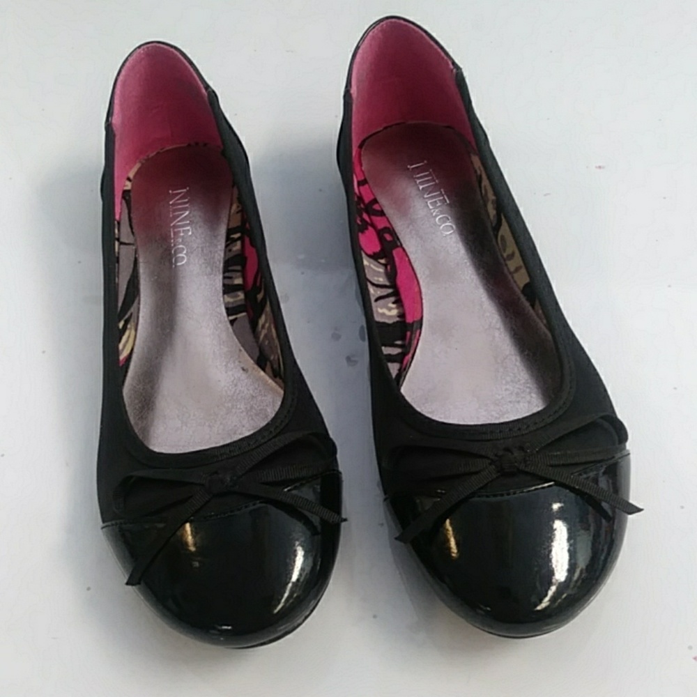 Nine & Company Black flats 7.5M bows leather upper
